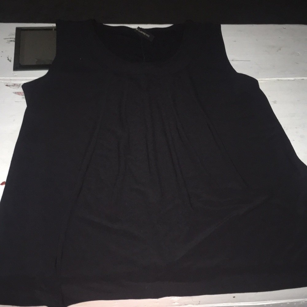 Susan Lawrence top